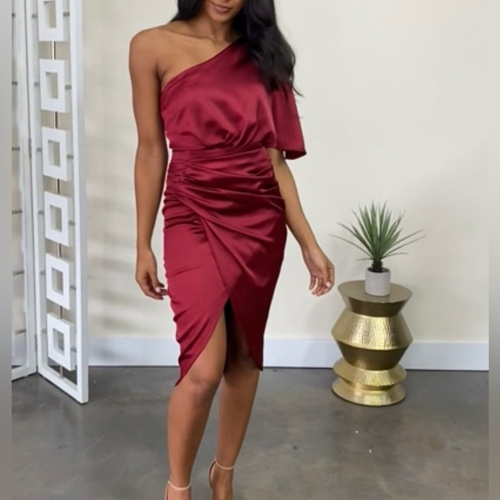 One shoulder MIDI dress